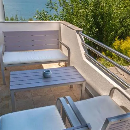 1 Bedroom In *